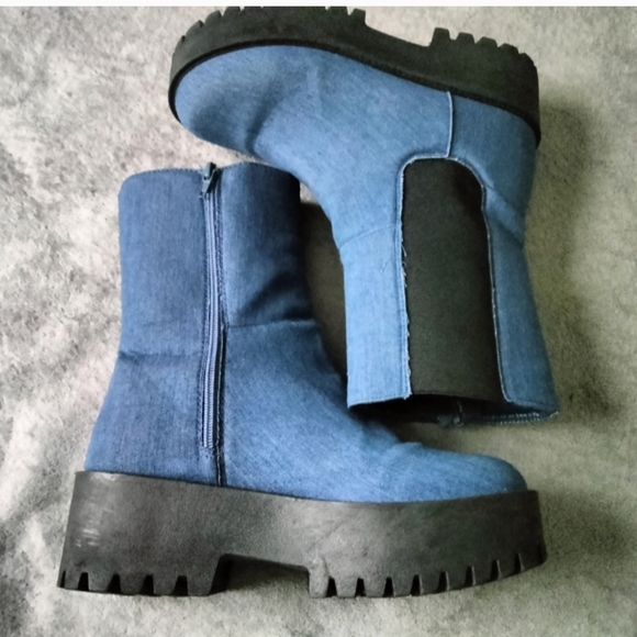 Elegant Blue Heeled Boots - Picture 2 of 10